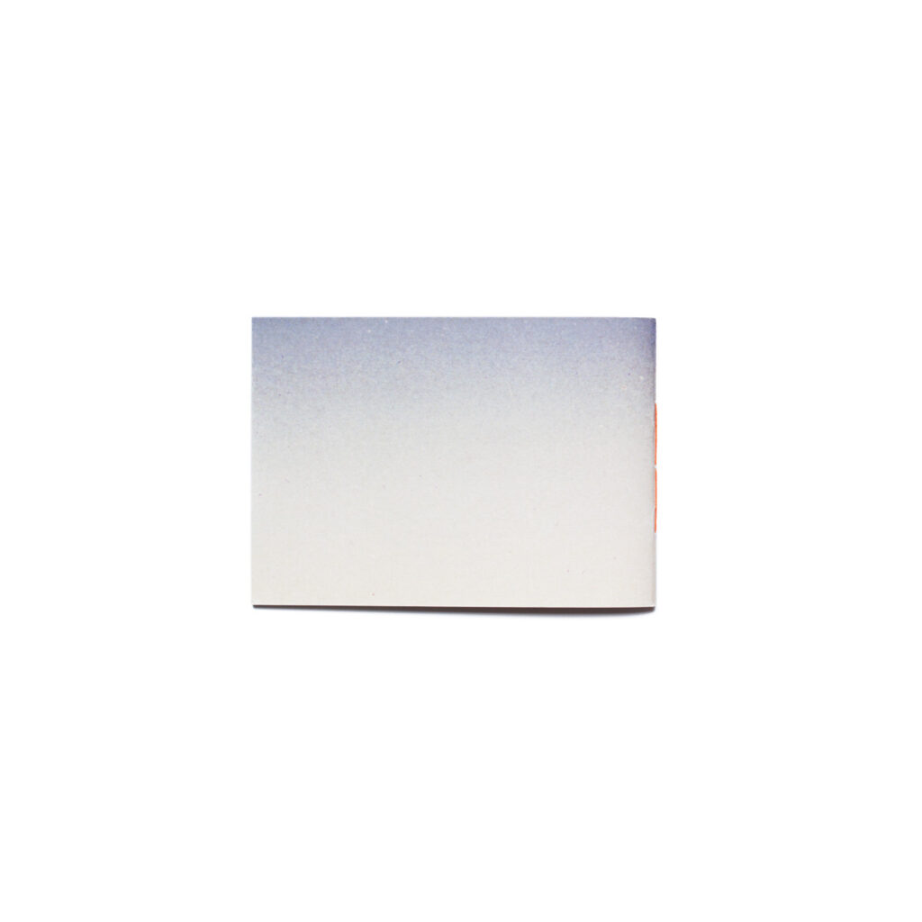 quarta di copertina della fotozine "Liberus non si serbit su paradisu"